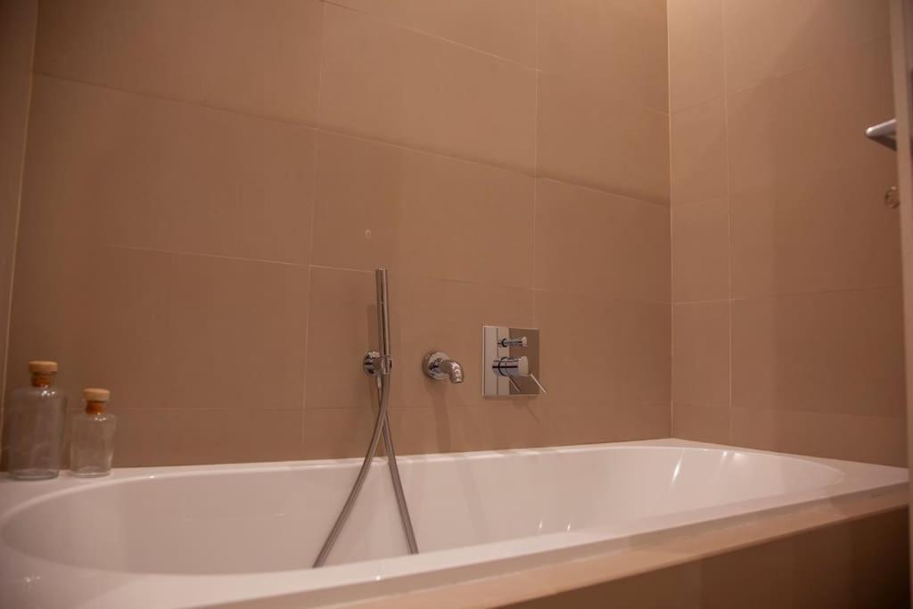 Roma, Gemelli Casa Eleganza, Resort Modernista Zewnętrze zdjęcie